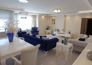 Четырехкомнатная квартира с видом на море в районе Кестель