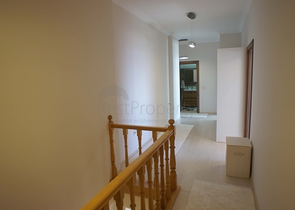 Четырехкомнатная квартира с видом на море в районе Кестель