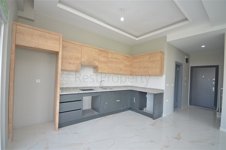 Просторный пентхаус 3+1 с видом на море и горы