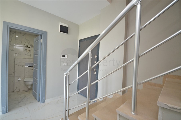 Просторный пентхаус 3+1 с видом на море и горы