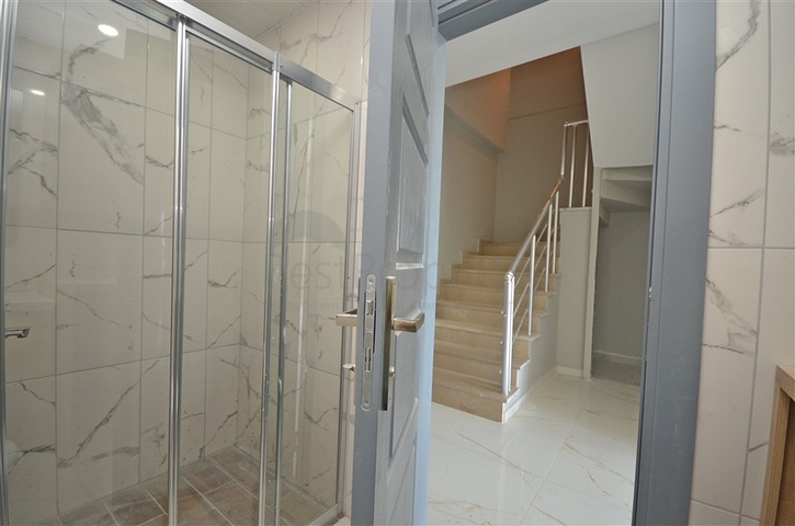 Просторный пентхаус 3+1 с видом на море и горы