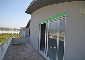 Просторный пентхаус 3+1 с видом на море и горы