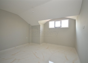 Просторный пентхаус 3+1 с видом на море и горы