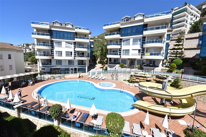 Меблированный пентхаус 4+1 на продажу в районе Клеопатра