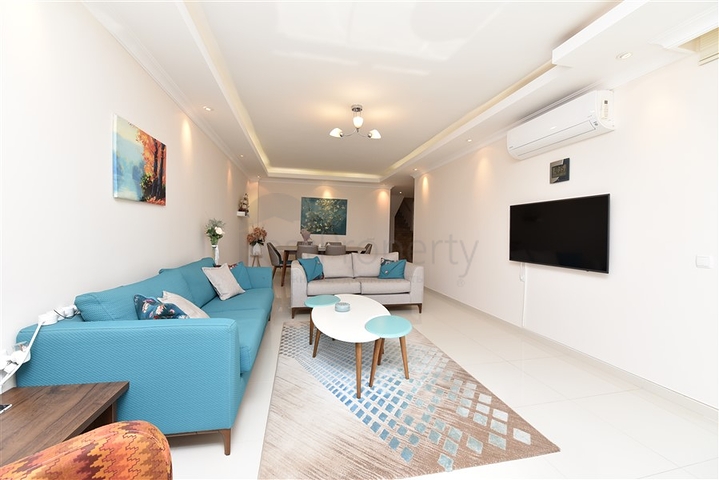 Меблированный пентхаус 4+1 на продажу в районе Клеопатра