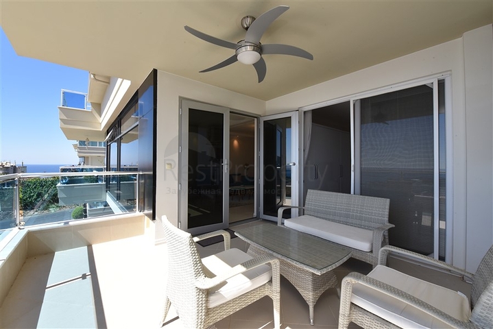 Меблированный пентхаус 4+1 на продажу в районе Клеопатра