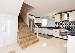 Меблированный пентхаус 4+1 на продажу в районе Клеопатра