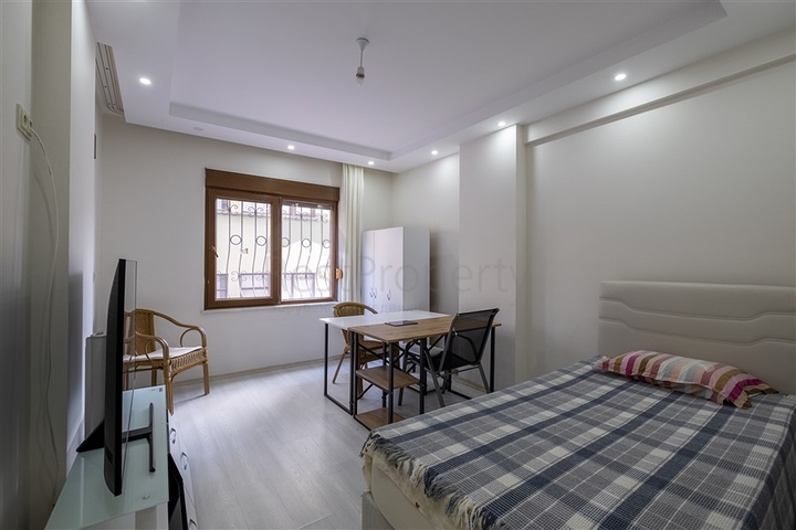 Меблированная трехкомнатная квартира в центре Алании