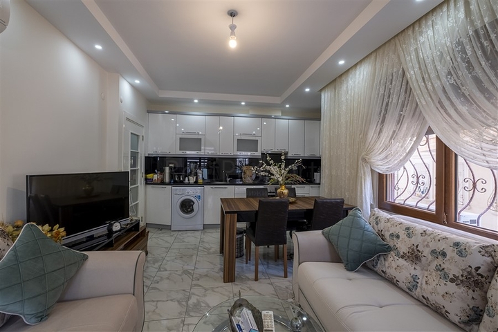 Меблированная трехкомнатная квартира в центре Алании