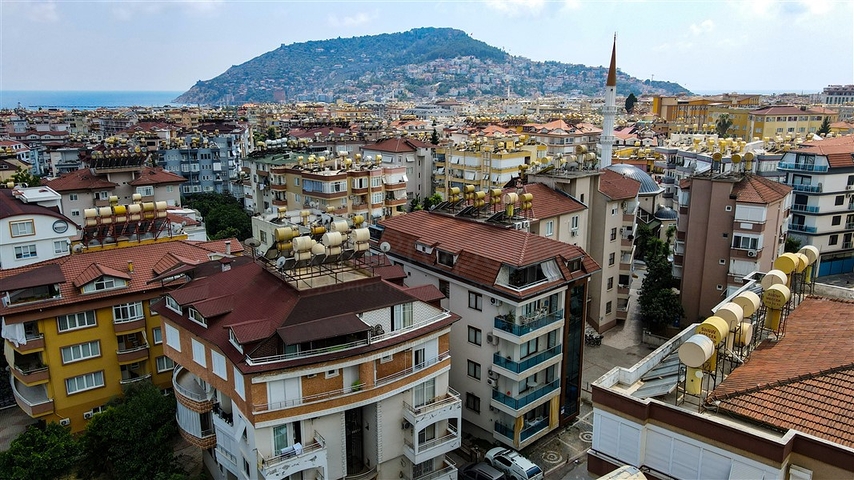 Меблированная трехкомнатная квартира в центре Алании