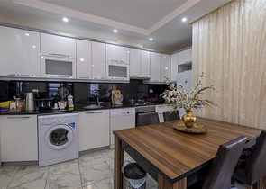 Меблированная трехкомнатная квартира в центре Алании