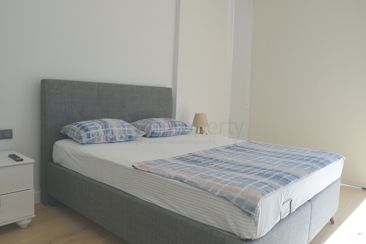 Одноэтажная вилла с террасой и бассейном в уютном комплексе в районе Яалыкавак