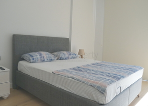 Одноэтажная вилла с террасой и бассейном в уютном комплексе в районе Яалыкавак