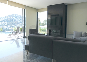 Одноэтажная вилла с террасой и бассейном в уютном комплексе в районе Яалыкавак