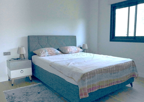 Одноэтажная вилла с террасой и бассейном в уютном комплексе в районе Яалыкавак