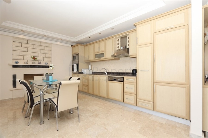 Дуплекс 3+1 с собственным садом в районе Конаклы