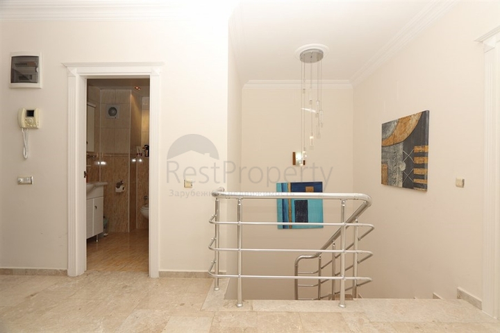 Дуплекс 3+1 с собственным садом в районе Конаклы