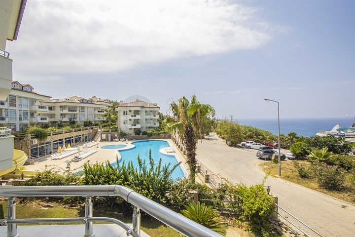 Дуплекс 3+1 с собственным садом в районе Конаклы