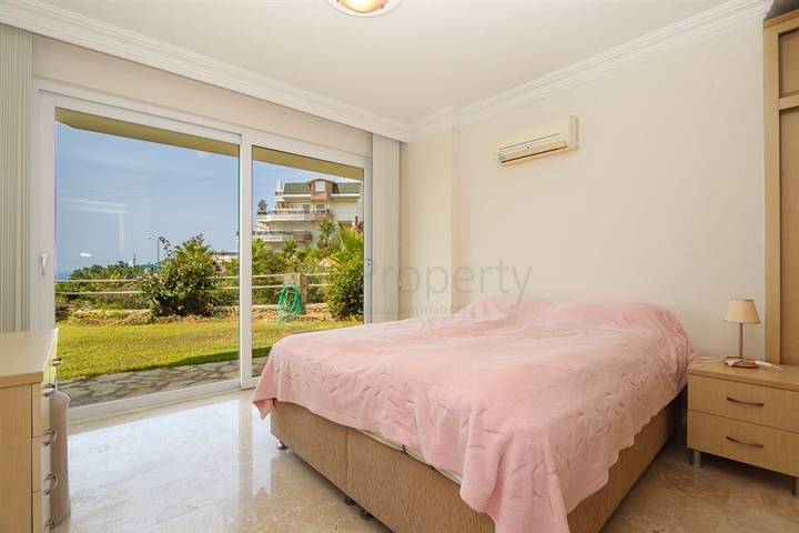 Дуплекс 3+1 с собственным садом в районе Конаклы