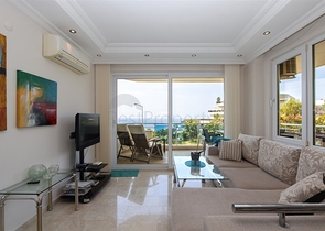 Дуплекс 3+1 с собственным садом в районе Конаклы