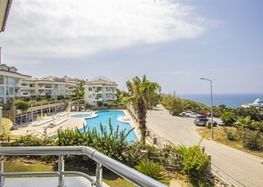 Дуплекс 3+1 с собственным садом в районе Конаклы