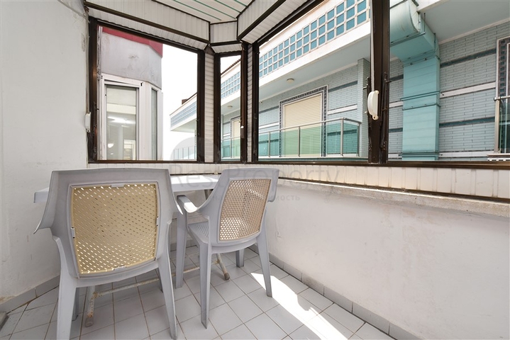 Трехкомнатная квартира с отдельной кухней в районе пляжа Клеопатры