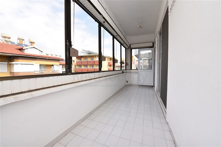 Трехкомнатная квартира с отдельной кухней в районе пляжа Клеопатры