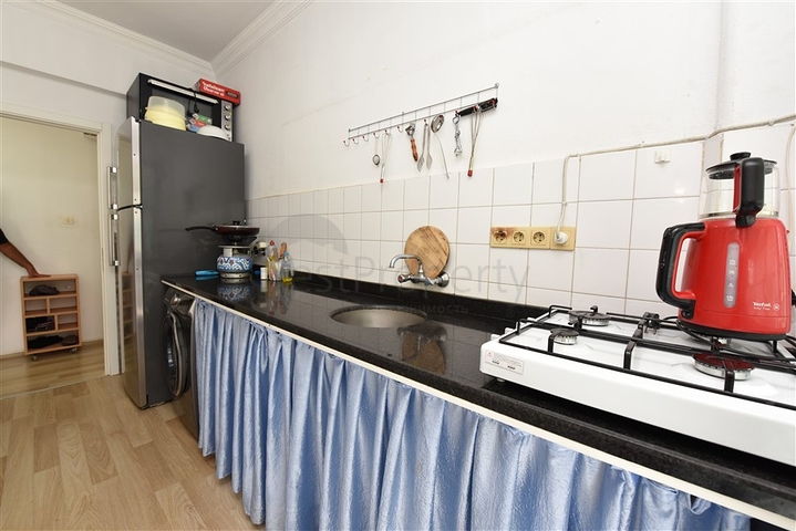 Трехкомнатная квартира с отдельной кухней в районе пляжа Клеопатры