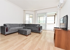 Трехкомнатная квартира с отдельной кухней в районе пляжа Клеопатры