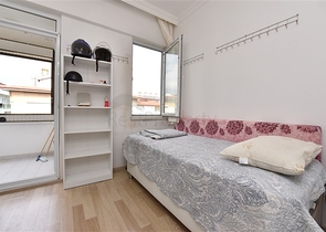 Трехкомнатная квартира с отдельной кухней в районе пляжа Клеопатры