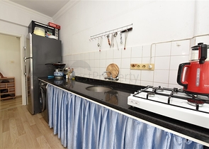 Трехкомнатная квартира с отдельной кухней в районе пляжа Клеопатры