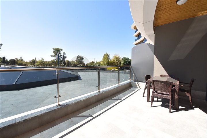 Шикарная квартира на первой линии в районе Каргыджак 