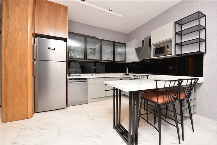 Шикарная квартира на первой линии в районе Каргыджак 