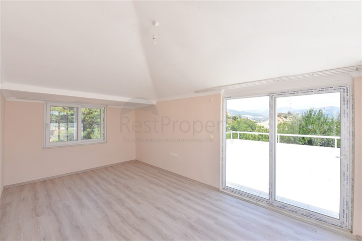 Большой пентхаус 4+1 площадью 165 м2