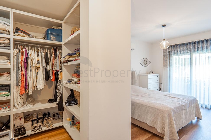 Дуплекс 2+1 с террасой и садом в центральной части Бодрума в шаговой доступности к морю