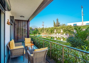 Дуплекс 2+1 с террасой и садом в центральной части Бодрума в шаговой доступности к морю