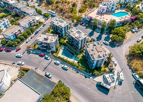 Дуплекс 2+1 с террасой и садом в центральной части Бодрума в шаговой доступности к морю