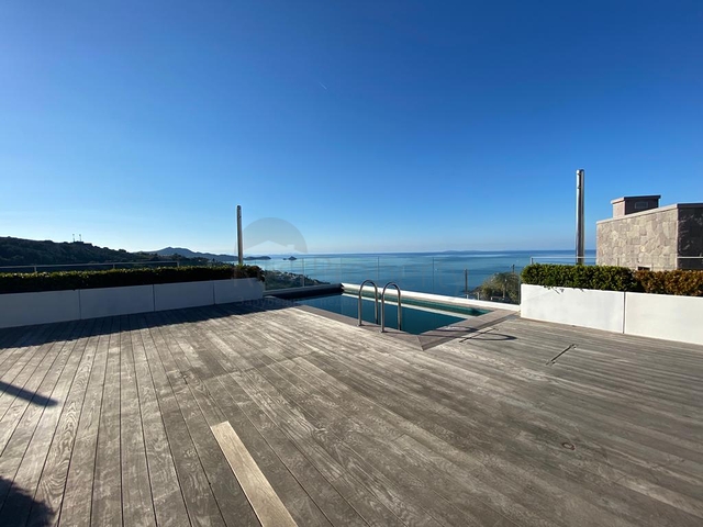 Вилла 3+1 в элитном комплексе с видом на море в районе Ялыкавак