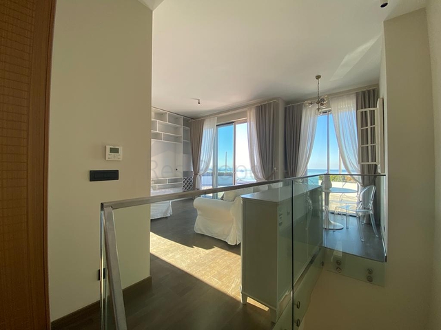 Вилла 3+1 в элитном комплексе с видом на море в районе Ялыкавак