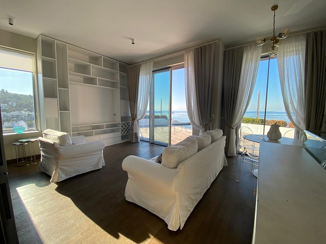 Вилла 3+1 в элитном комплексе с видом на море в районе Ялыкавак