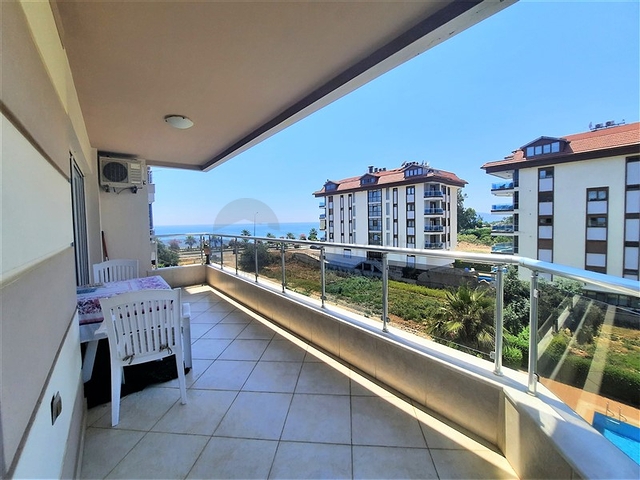 Квартира планировкой 1+1 с видом на море в районе Кестель