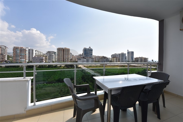 Просторные апартаменты в шаговой доступности к морю в уютном районе Кестель