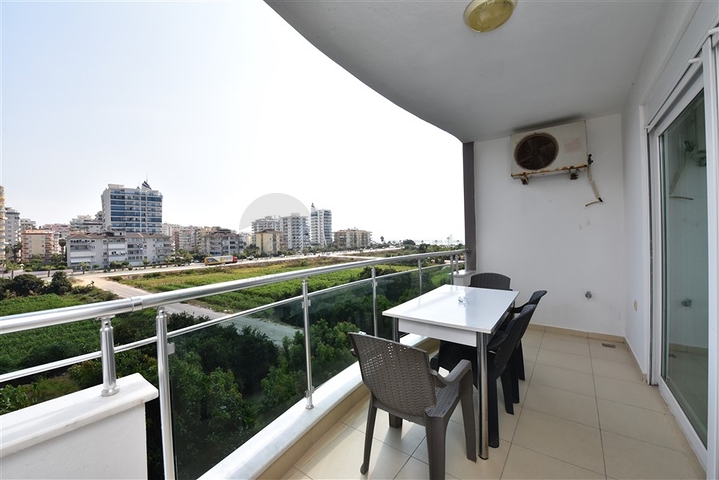 Просторные апартаменты в шаговой доступности к морю в уютном районе Кестель