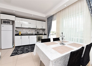 Просторные апартаменты в шаговой доступности к морю в уютном районе Кестель