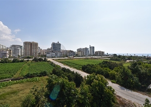 Просторные апартаменты в шаговой доступности к морю в уютном районе Кестель