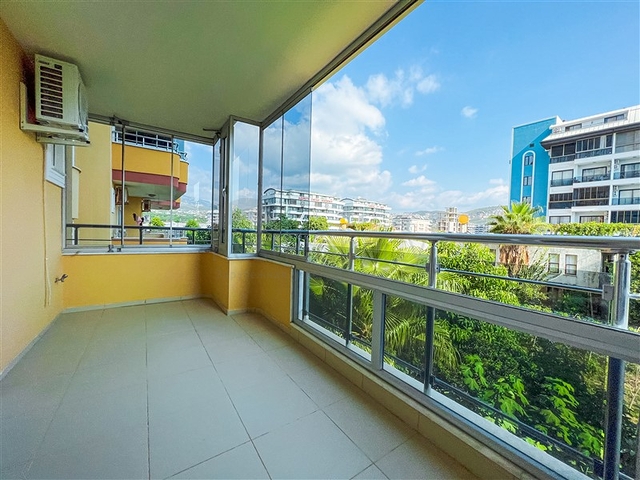 Квартира 2+1 на берегу моря в Махмутларе