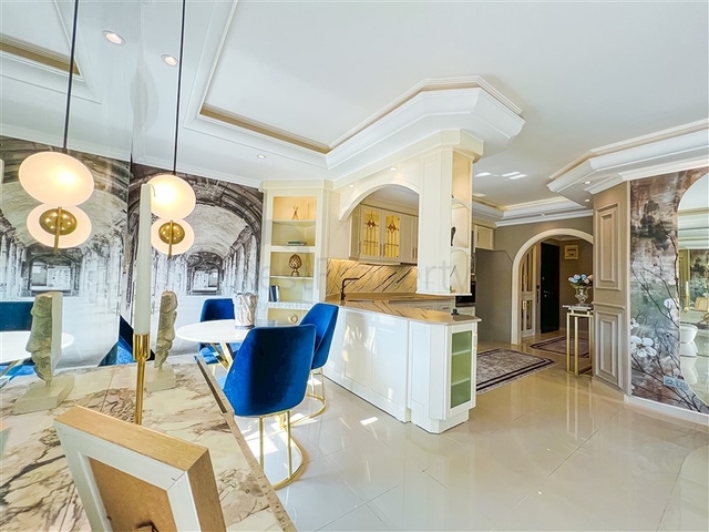 Квартира 2+1 на берегу моря в Махмутларе