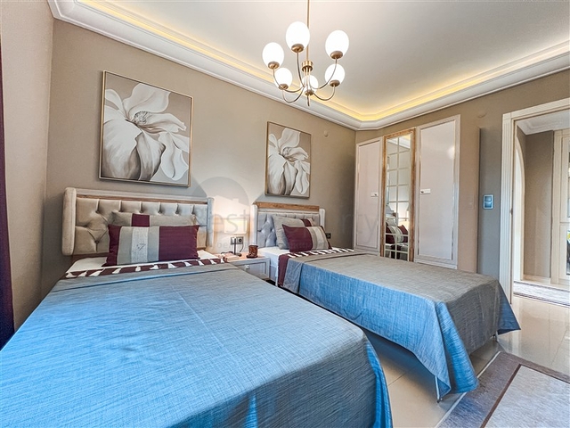 Квартира 2+1 на берегу моря в Махмутларе