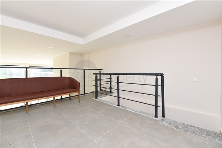 Коммерческое помещение с выходом на центральную улицу района Каргыджак 