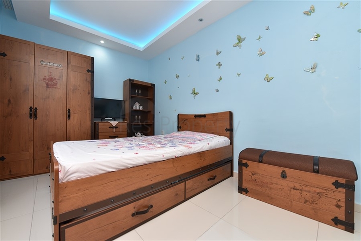 Квартира 2+1 с отдельной кухней в 125 м от моря в районе Махмутлар